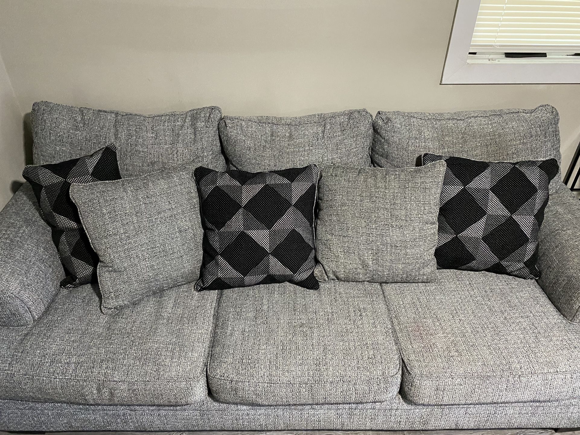 Grey couch For Sale 