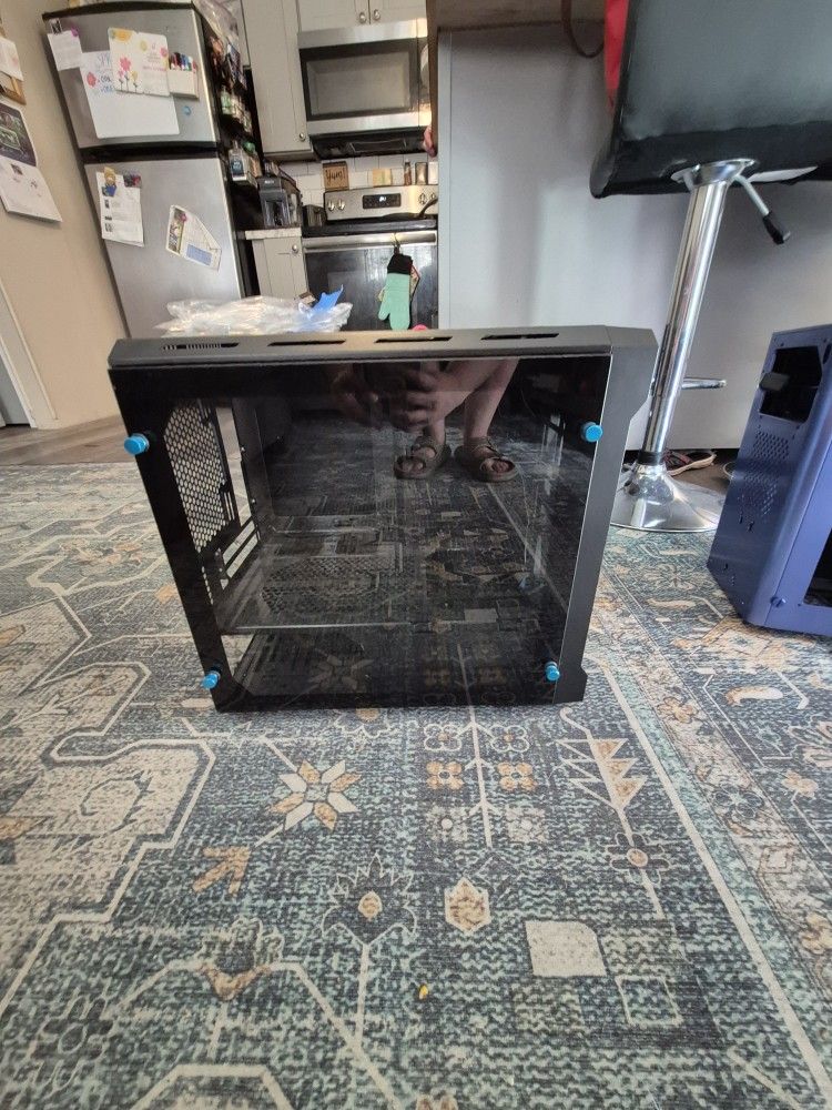 Phanteks Enthoo Evolv ITX Mini-Tower Case