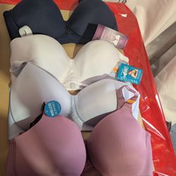 FOUR BRAND NEW 40DD WIRELESS GOOD SUPPORT BRAS