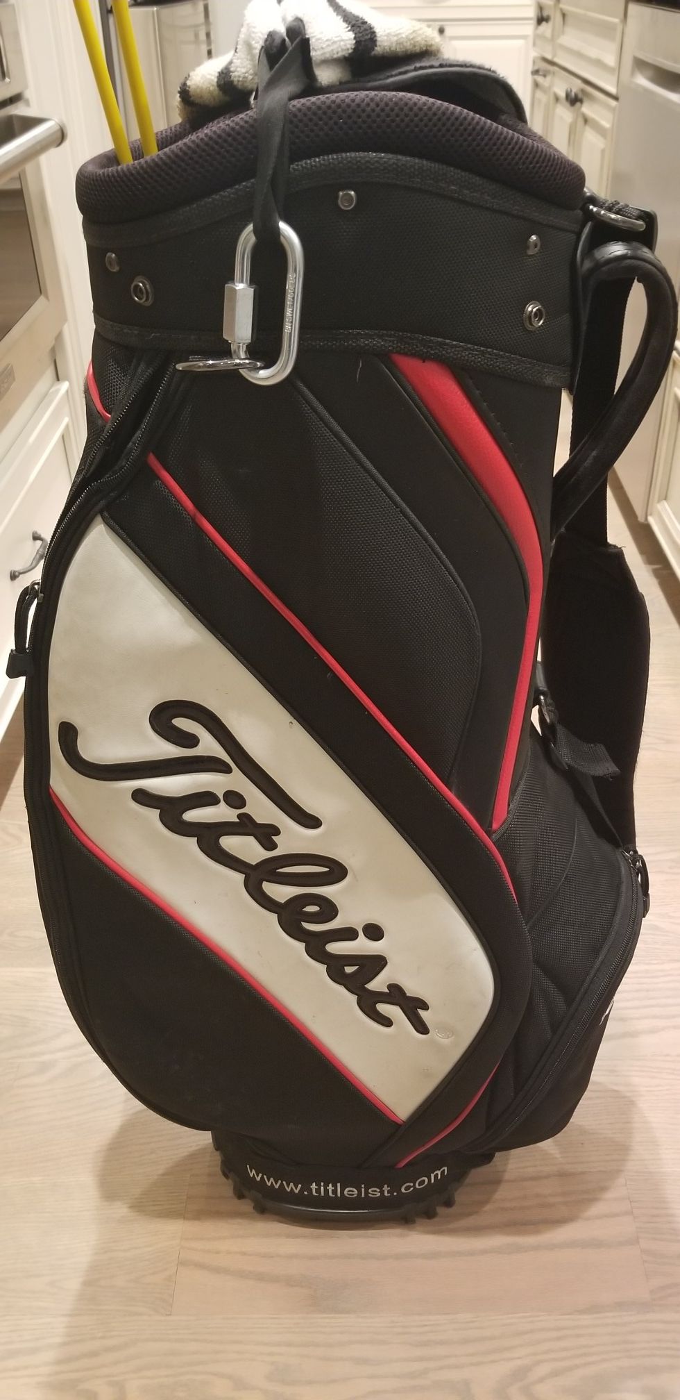 Golf Balls Titleist Taylormade and Golf Bag Titleist