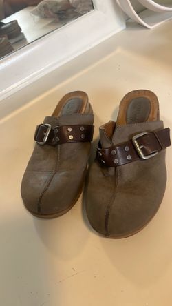 Cute unique clogs size 6