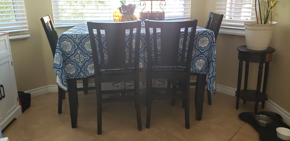 Kitchen Table With 4 Chairs