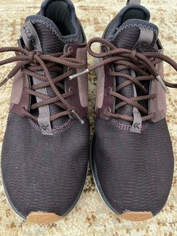Kuru Atom Dark Wine Red burgundy Athletic Running Sneakers Shoes Womens Size 9 wide