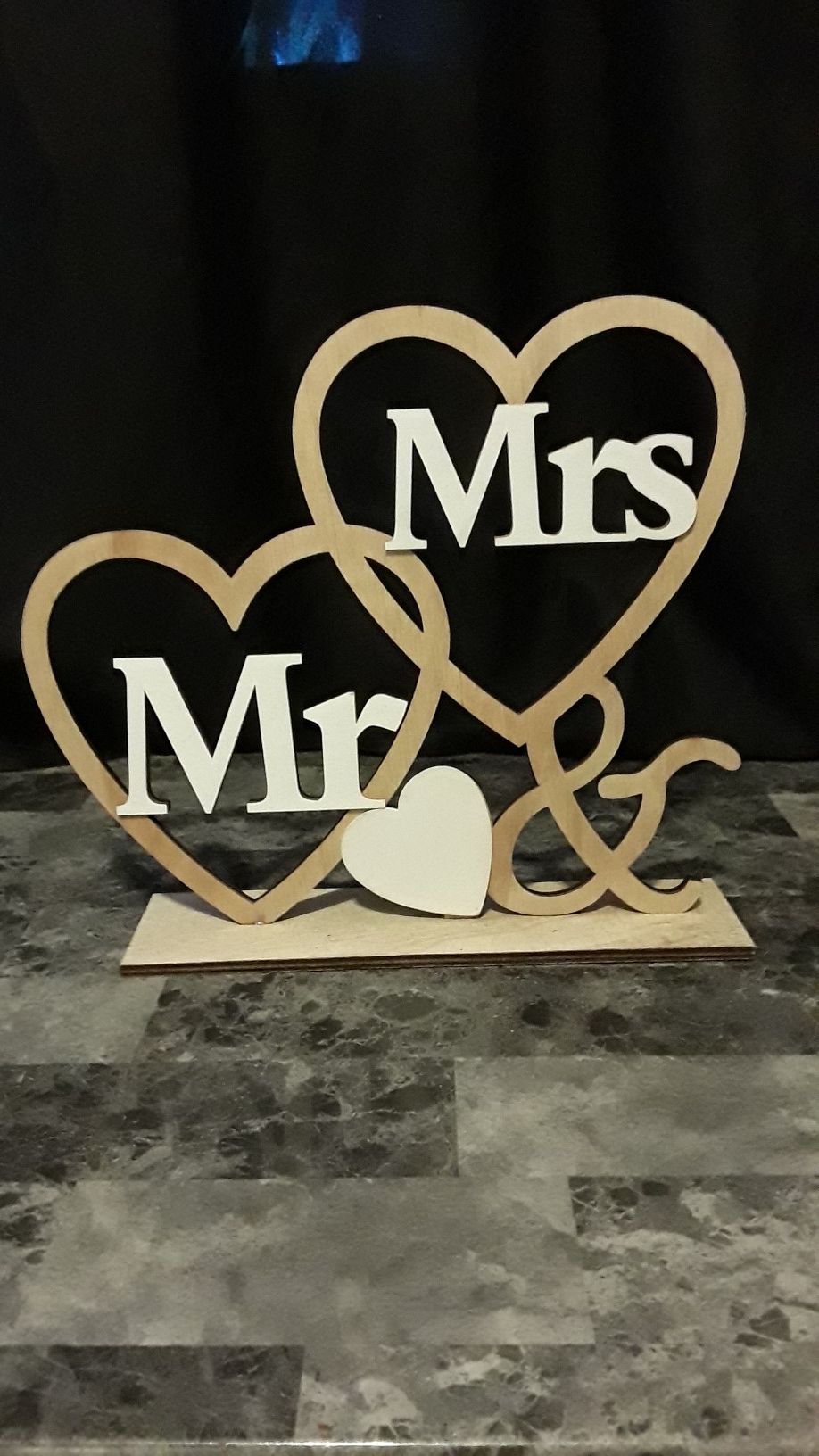 Mr & Mrs tabletop sign