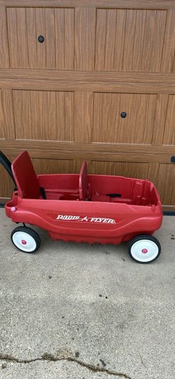 Radio Flyer Red Plastic Kids Wagon