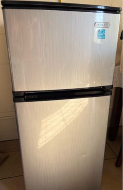 Mini fridge