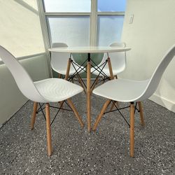 Dining Table Seats 4