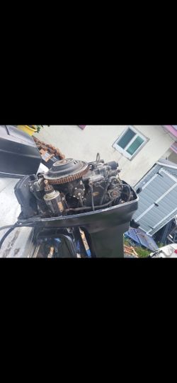 Evinrude Outboard Engine