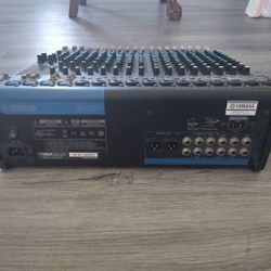 Consola Yamaha