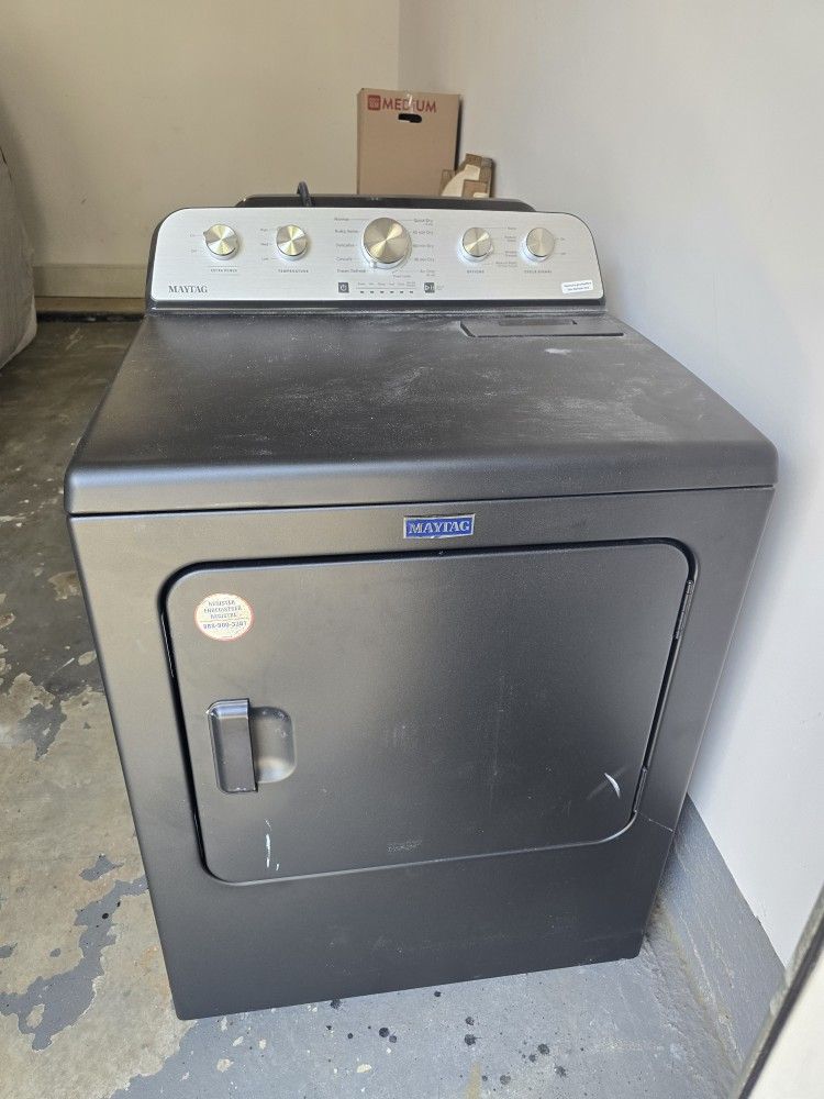 New MAYTAG Wahser/dryer Set 