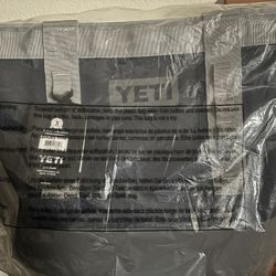 (Navy Color) YETI Camino 35 Carryall with Internal Dividers, All-Purpose Utility, Boat and Beach Tote Bag, Durable, Waterproof