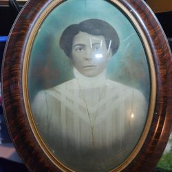 Vintagr Victorian Woman
