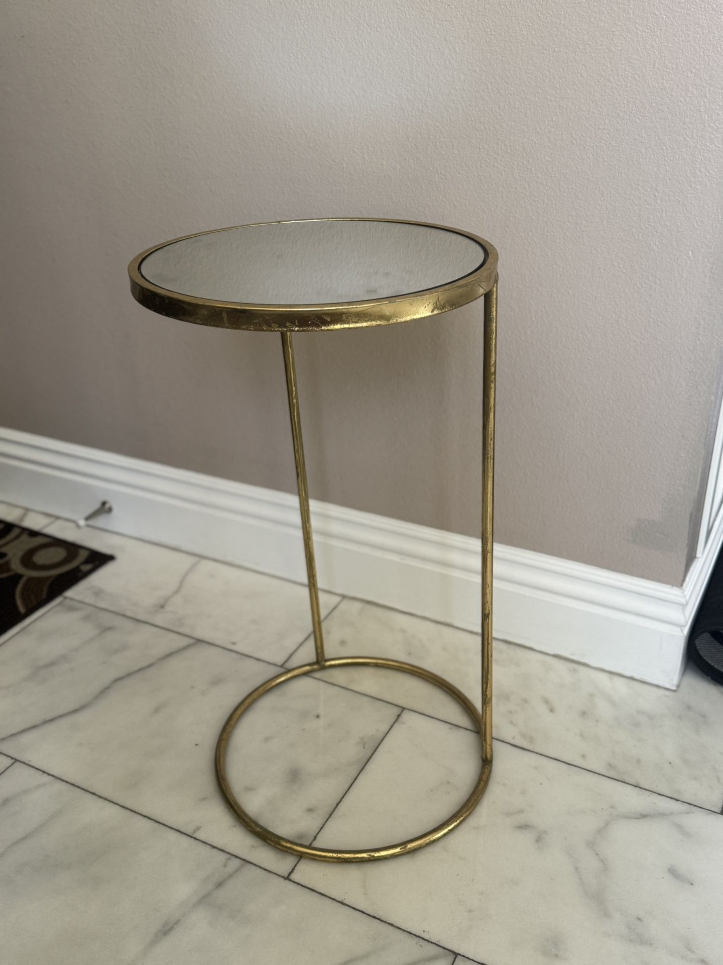 Table With Mirror On Top