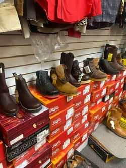 Botas,botines y Zapatos de piel para trabajar marca Establo