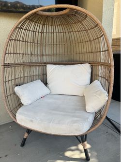 Egg chair