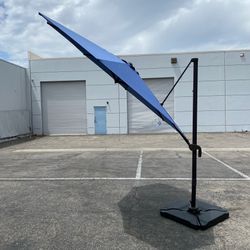 10 Feet Cantilever Umbrella with 360-degree Rotation