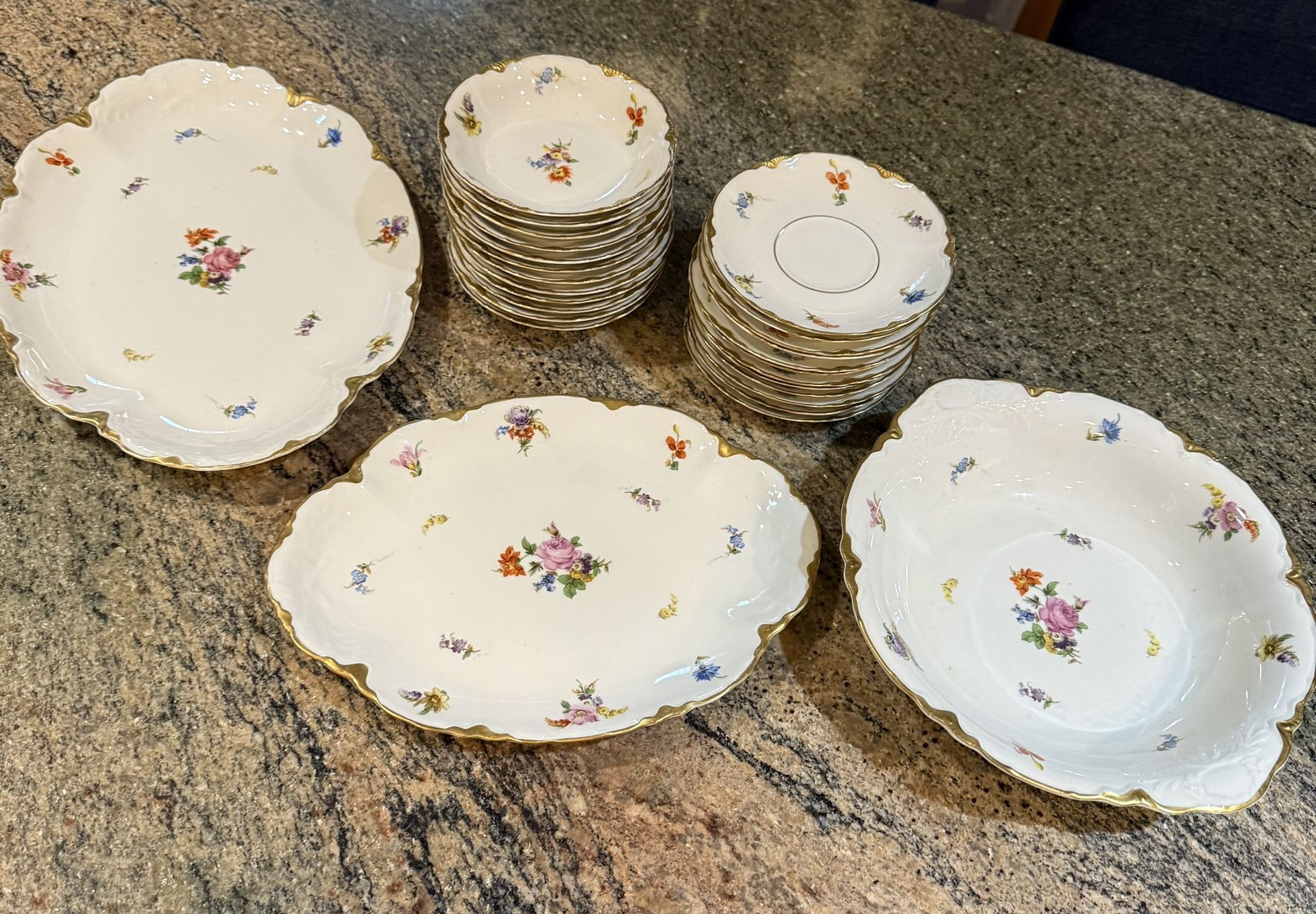 Vintage Warwick China 27-Piece Floral & Gold Rim Set EUC