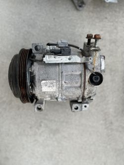 AC compressor Infiniti G35 