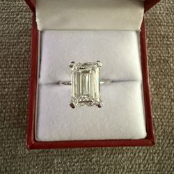 Trade- 7.06 Ct Emerald Cut Diamond Ring On Platinum Setting