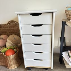 6 Shelf Dresser