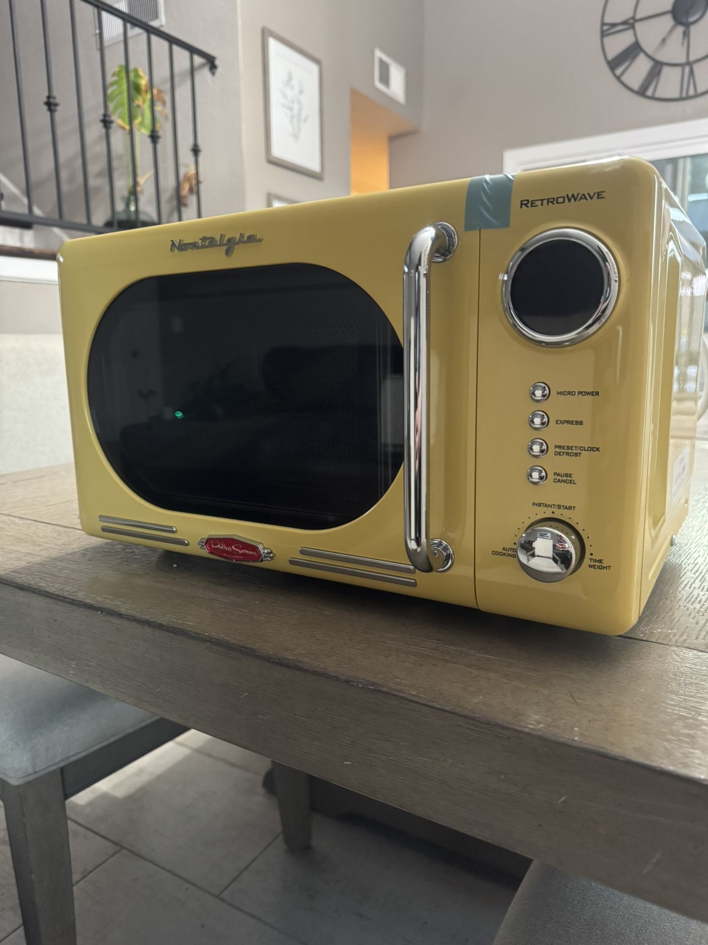 Nostalgia Retro Series Microwave
