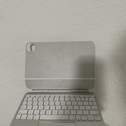 Apple Magic Keyboard for iPad Pro 11-inch (M4) - Like New / Model A2975