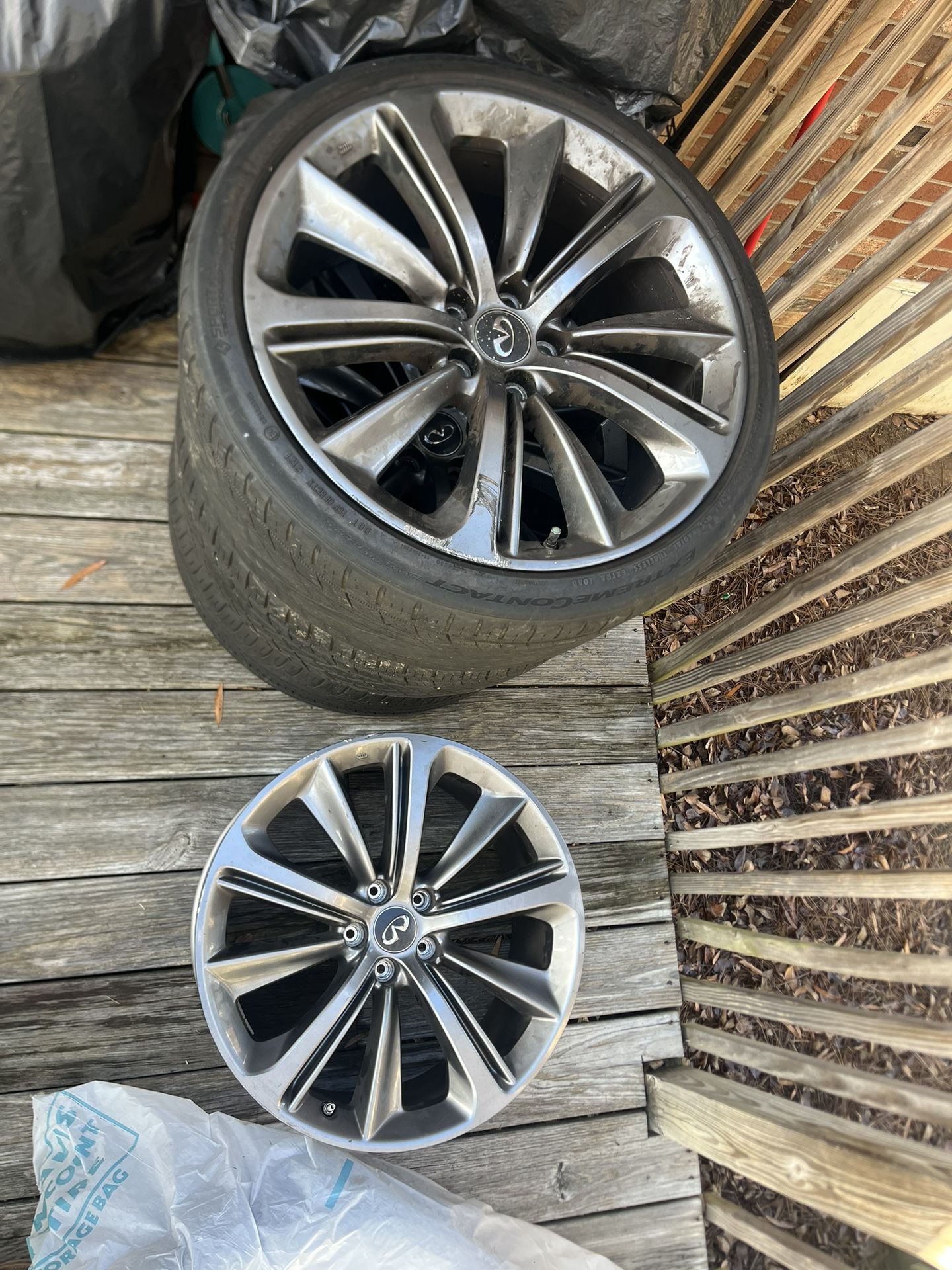 Selling 2 Rear Infiniti Q60 wheels