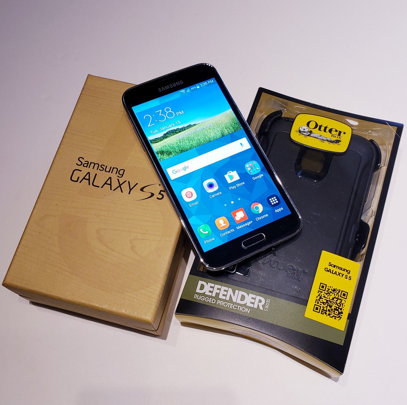 Samsung Galaxy S5 - Unlocked - w/Otterbox Defender Series Case
