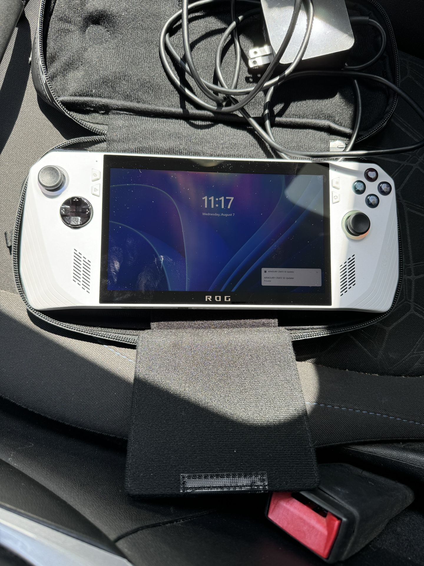 Asus Rog Ally 7” Handheld Gaming. AMD Ryzen Z1 Extreme Processor 512 GB