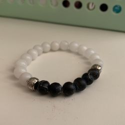 Moonstone With Black Crackle beads 