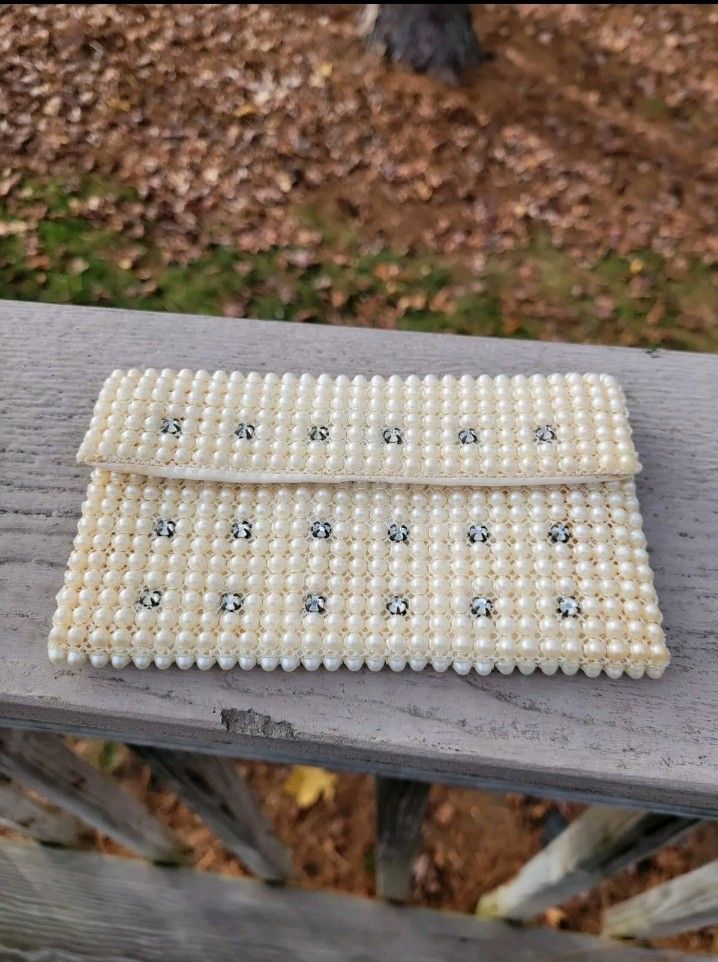Vintage Beaded Pearl Clutch.