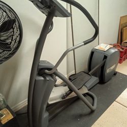 Precor EFX 5.21i Elliptical Fitness Crosstrainer