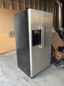 Stainless Steel Side-by-Side Refrigerator – Ice & Water Dispenser