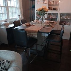 Dining Table And 6 Chairs 