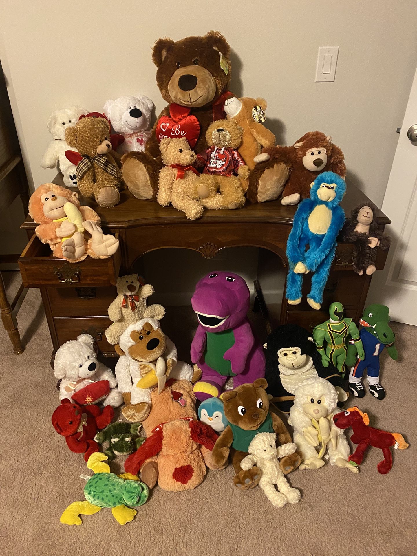 Large Lot Of 31 Children Toys Stuffed Animals - Total Of 31 Toys