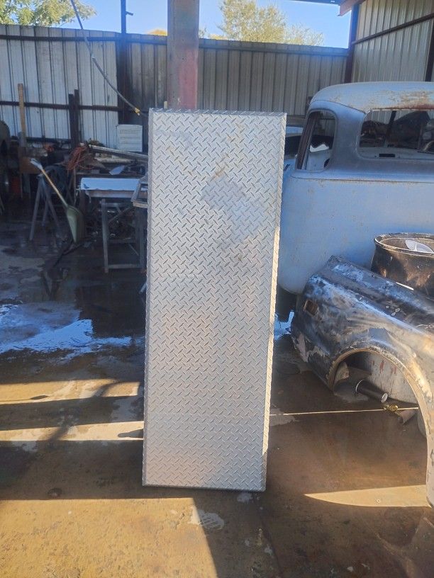 Caja De Aluminio De Herramienta Para Una Troca GMC