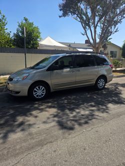 2004 Toyota Sienna