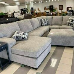 ASHLEY OVERSIZED PLATINUM SECTIONAL SOFA COUCH FİNANCE AND DELİVERY AVAİLABLE 