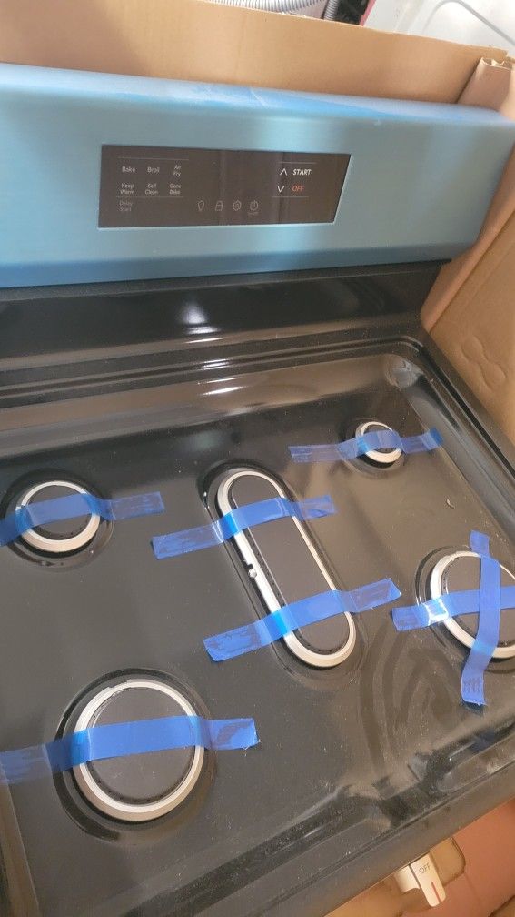 FRIGIDAIRE 30" GAS STOVE  BRAND NEW CAN DELIVER