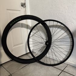Black Throne Front Rim & Maxxi