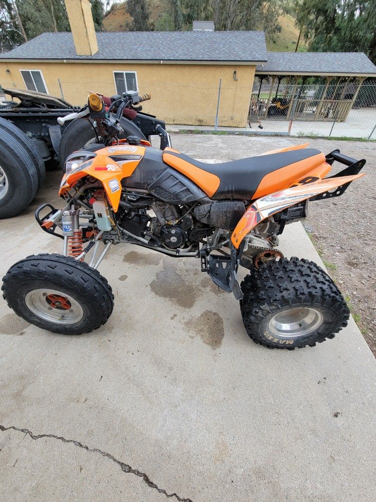 Polaris Predator 500cc  Year 2005 Tiltle Ok
