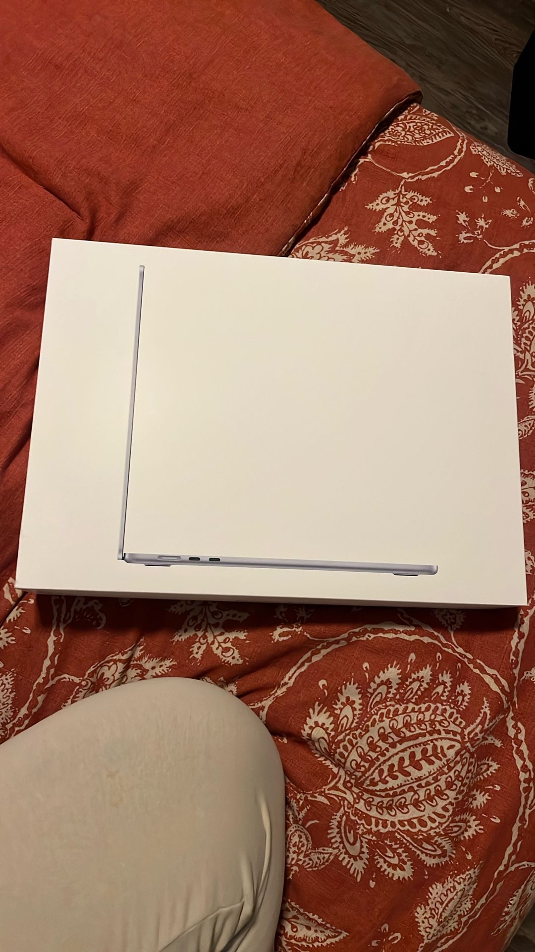 For Sale: Like-New MacBook Air 15-inch (M4, 2025) — 16GB RAM, 100% Battery 🔋✨