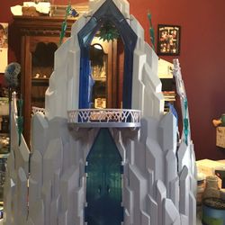 Disney Frozen Elsa's Ice Palace