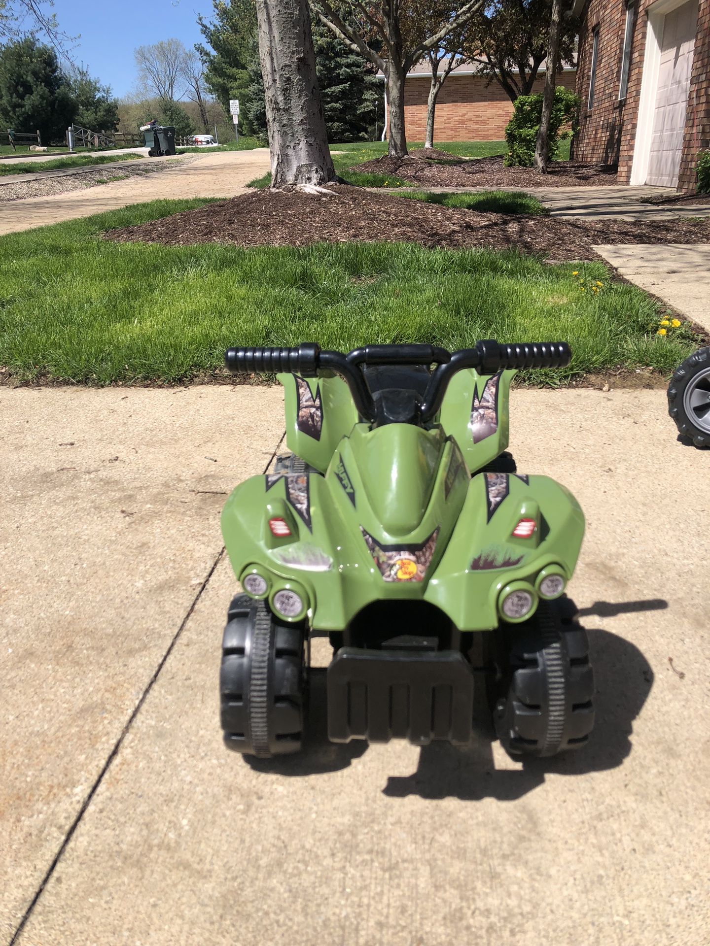 Bass Pro Shops Huffy TrueTimber 6V Mini Quad Battery Ride-On for Kids