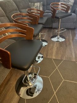 Set of 4 bar stools