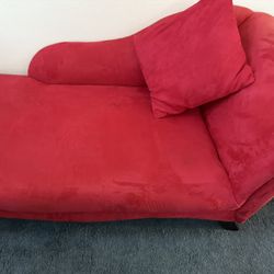 Curette Chaise Lounge