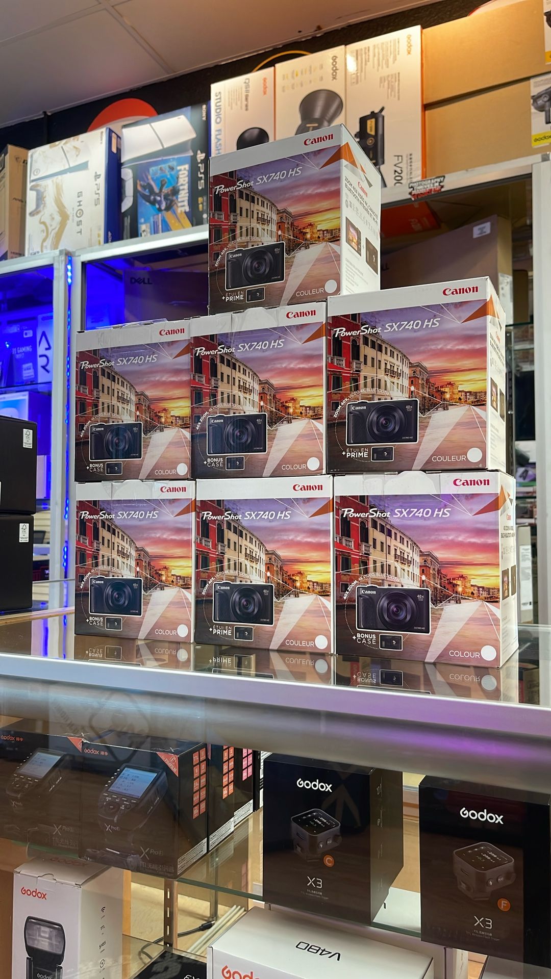 Canon Powershot SX740 HS With Bonus Bag