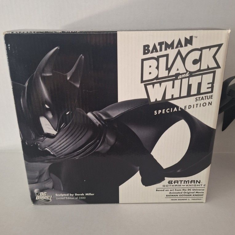 Black & White Special Edition Statue – Gotham Knight (“Fieldtest”) – #403 of 3,500