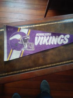 Vintage Minnesota Vikings team officially licensed NFL pennant