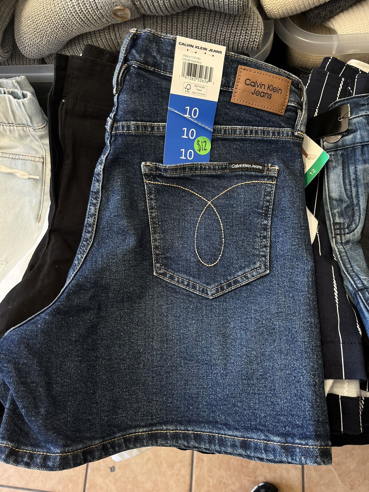 Women Calvin Klein Short Size 10